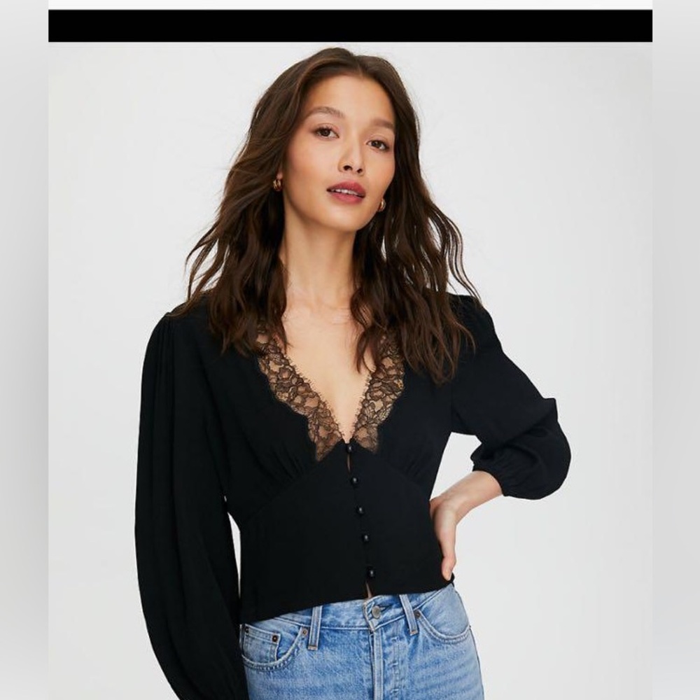 Aritzia romance top